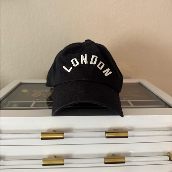 Anthropologie Accessories - Anthropologie Black "London" Baseball Cap